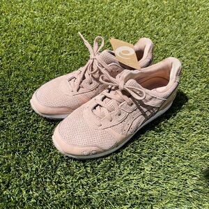 ASICS Size 8 BRAND NEW